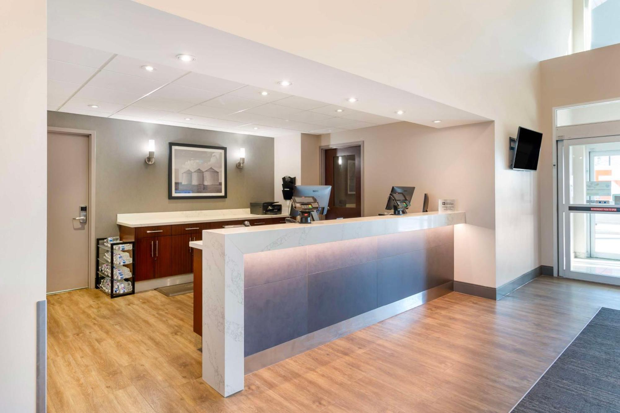 Best Western Plus Brandon Inn Exterior foto